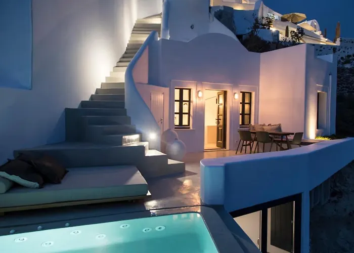 Cycladic Serenity With Private Hot Tub In Οία
